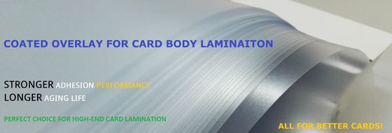 Resistencia superior al envejecimiento Hojas de PVC imprimibles con recubrimiento de tinta digital de un lado y recubrimiento de pegamento de laminación del otro lado