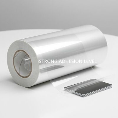Película de revestimiento de PVC transparente con un grosor de 0,04-1,0 mm y un nivel de adhesión fuerte para la laminación de tarjetas de plástico