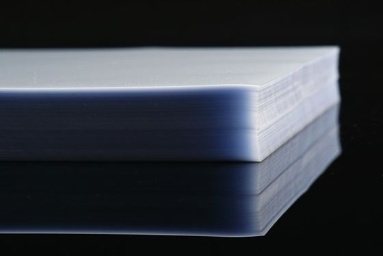 Capa revestida del PVC de la alta adherencia sin cambio y la deformación del color