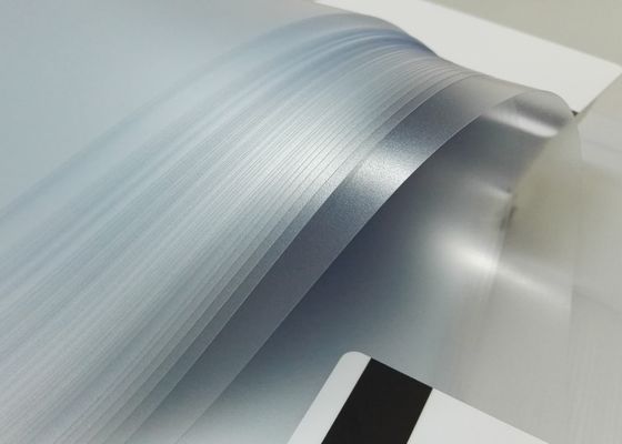 Película de superposición de PVC imprimible con compensación de declive lento, con un grosor de 0,04-0,10 mm para laminación de tarjetas