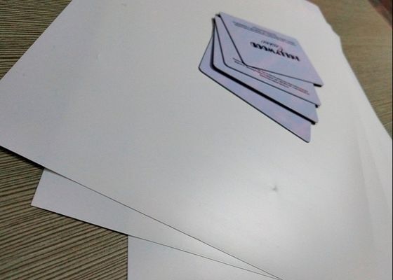 Hoja plástica gruesa de seda de la impresión de pantalla 2m m PETG para la producción del cuerpo de la tarjeta de PETG