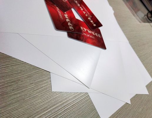 Hojas compactas compuestas blancas del policarbonato para la producción de gama alta del cuerpo de la tarjeta PC