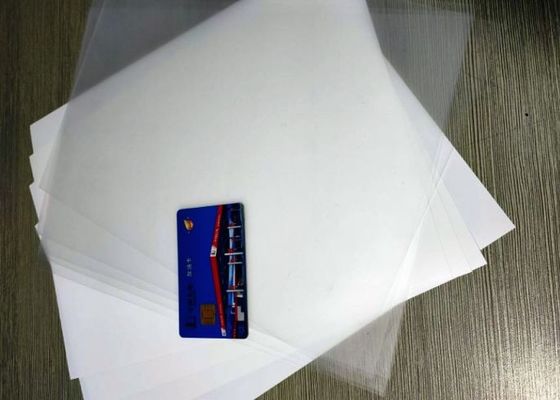 Precise la hoja cortada con tintas del perfil del policarbonato de la impresión en offset para la producción del cuerpo de la tarjeta PC