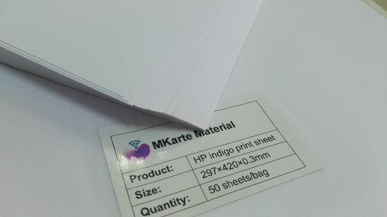 el tamaño A4 Digitaces de 0.32m m que imprimen el Pvc cubre solo del añil de HP echado a un lado para la tarjeta plástica