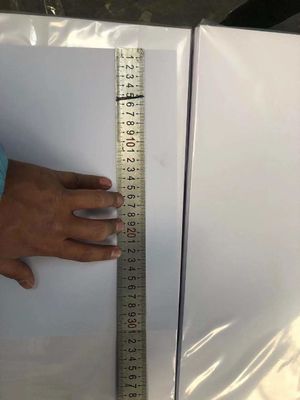 Hoja plástica imprimible compensada 0.32m m de la base para la producción de la tarjeta