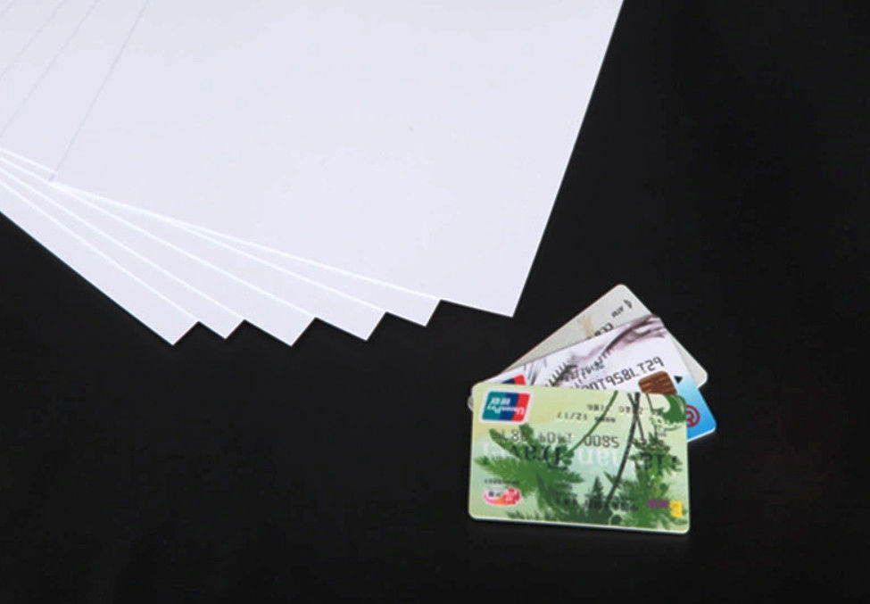 Material transparente A4 PC La elección perfecta para los productos de tarjetas de identificación de policarbonato