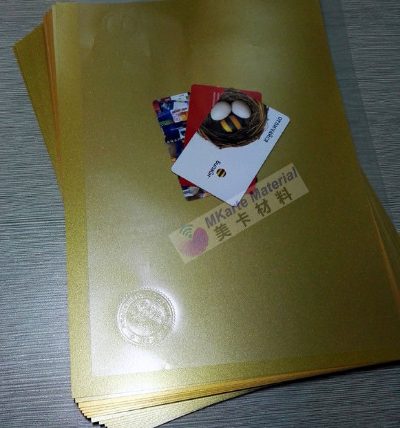 Hoja de oro modificada para requisitos particulares A3 del Pvc del tamaño A4 con la superficie hermosa del color oro