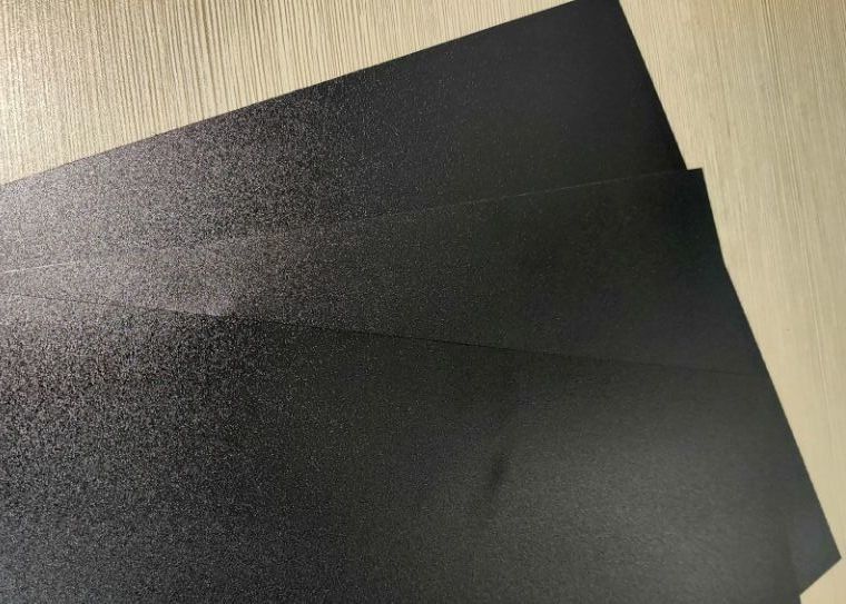 Hoja plástica de la base de Eco de la PC negra amistosa reflexiva del policarbonato para las tarjetas