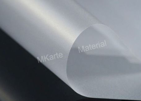 Alto tamaño de encargo del material plástico del PVC de la adherencia para la producción de la tarjeta del PVC